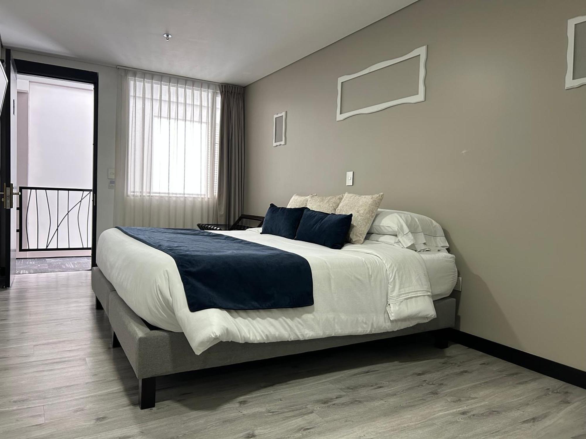 Hotel Wlh Silver Corferias Bogota Ngoại thất bức ảnh