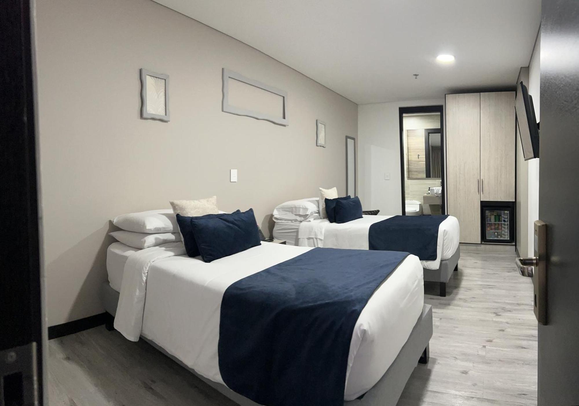 Hotel Wlh Silver Corferias Bogota Ngoại thất bức ảnh