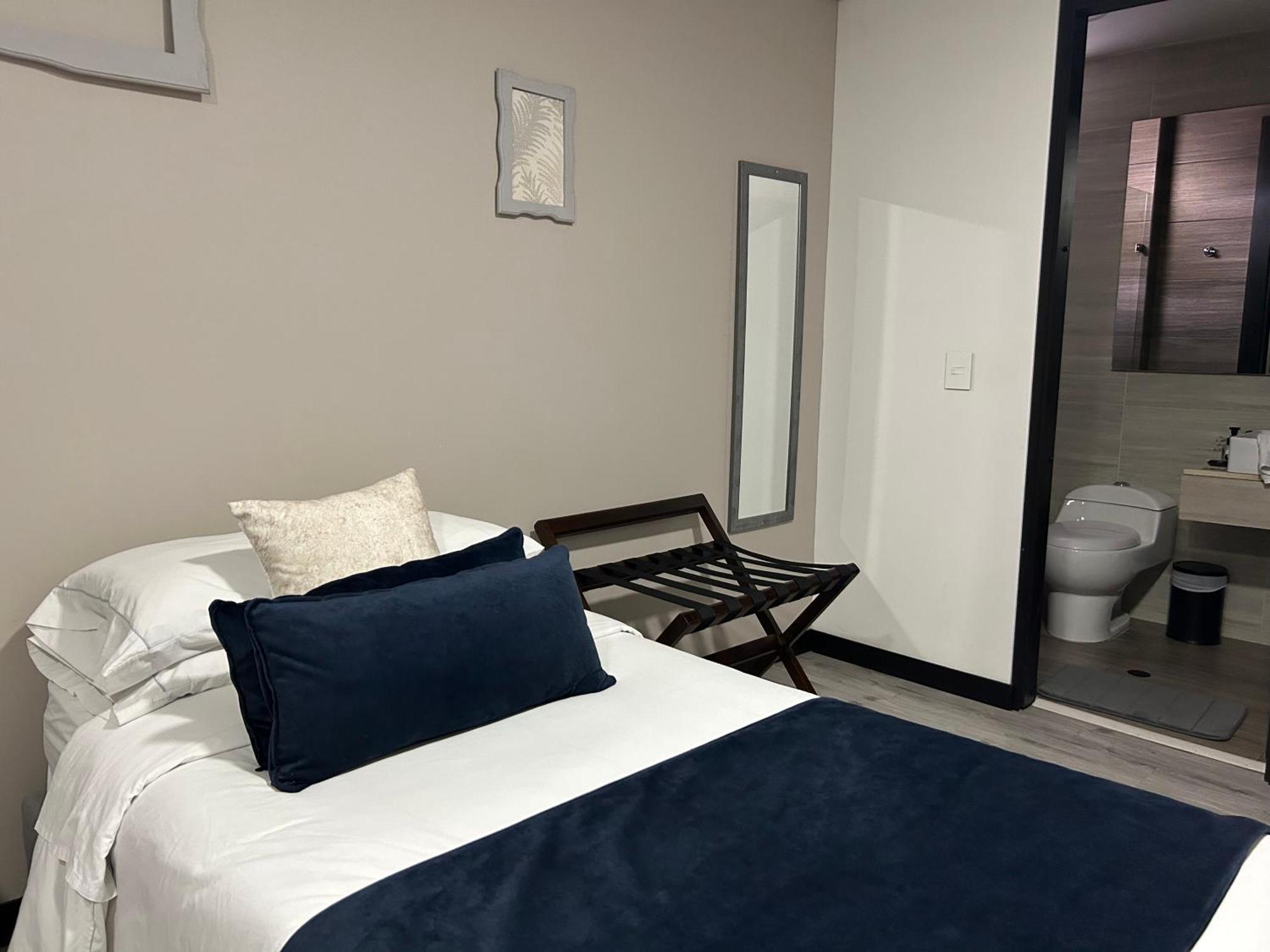 Hotel Wlh Silver Corferias Bogota Ngoại thất bức ảnh