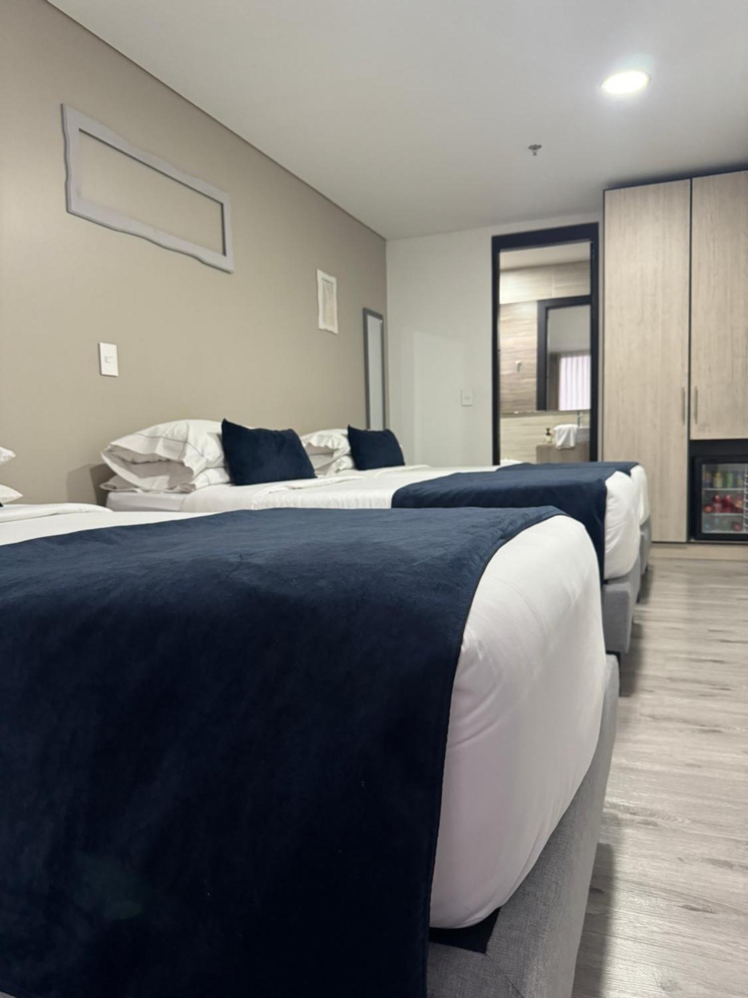 Hotel Wlh Silver Corferias Bogota Ngoại thất bức ảnh