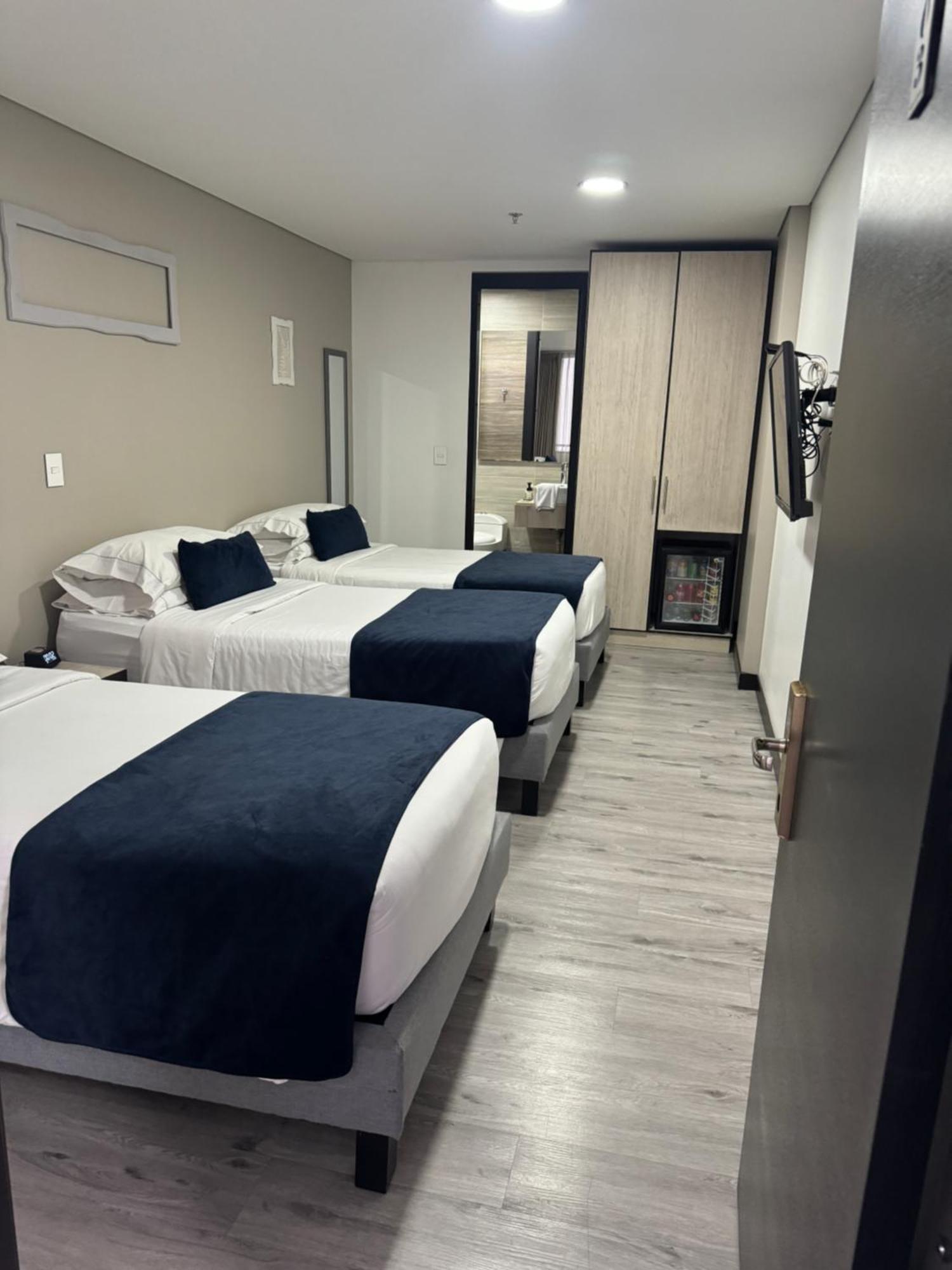 Hotel Wlh Silver Corferias Bogota Ngoại thất bức ảnh