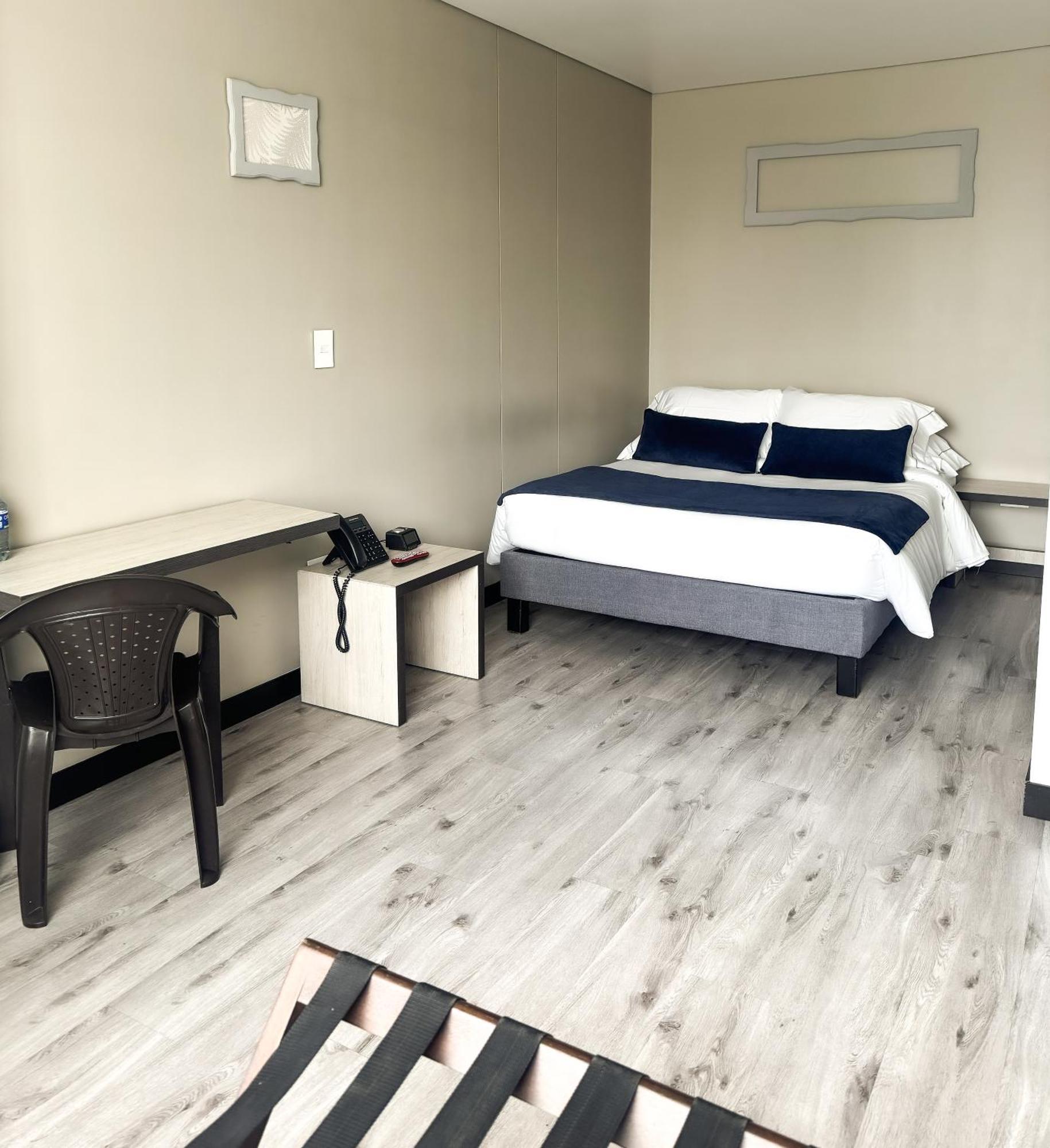Hotel Wlh Silver Corferias Bogota Ngoại thất bức ảnh