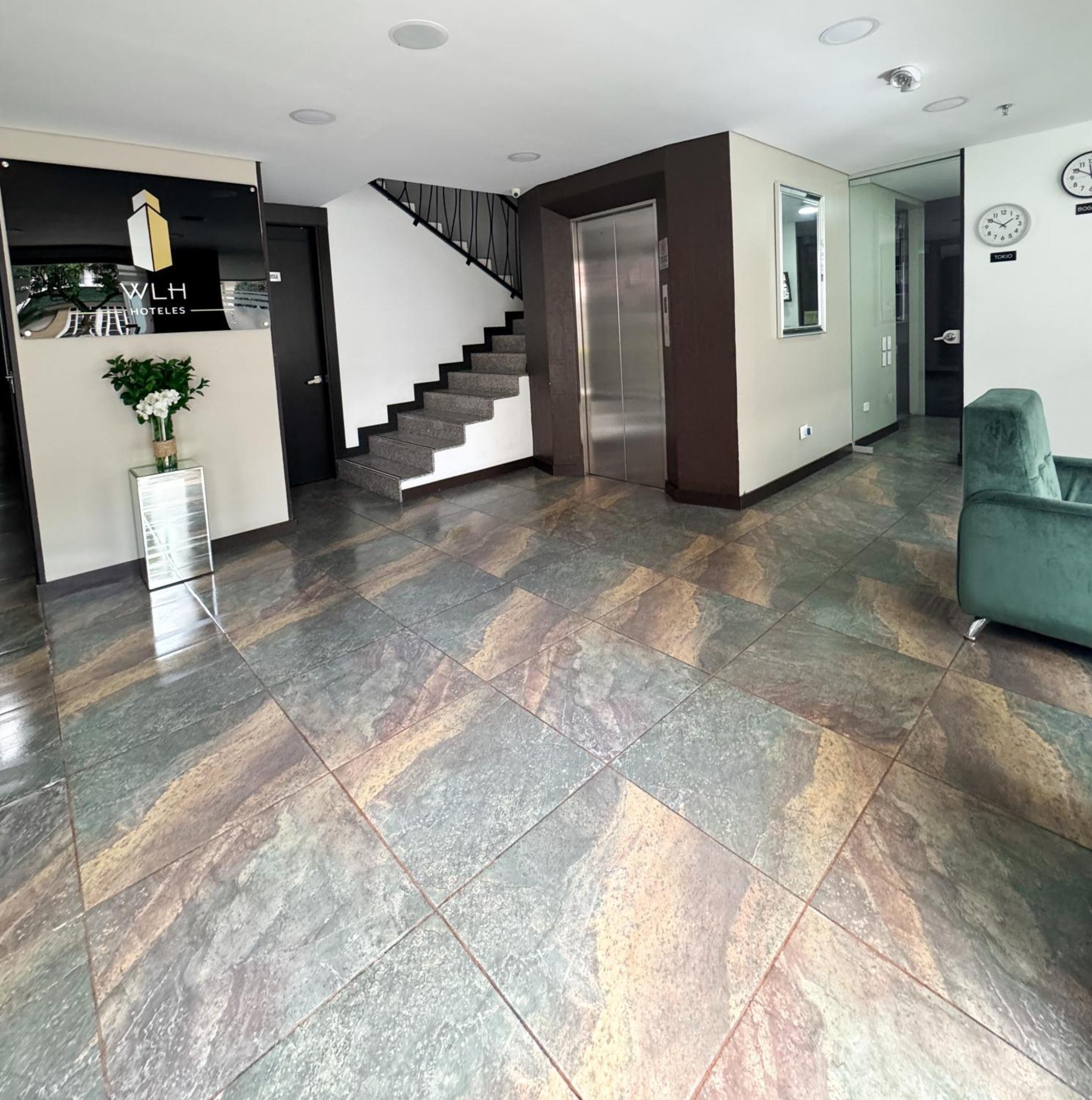 Hotel Wlh Silver Corferias Bogota Ngoại thất bức ảnh