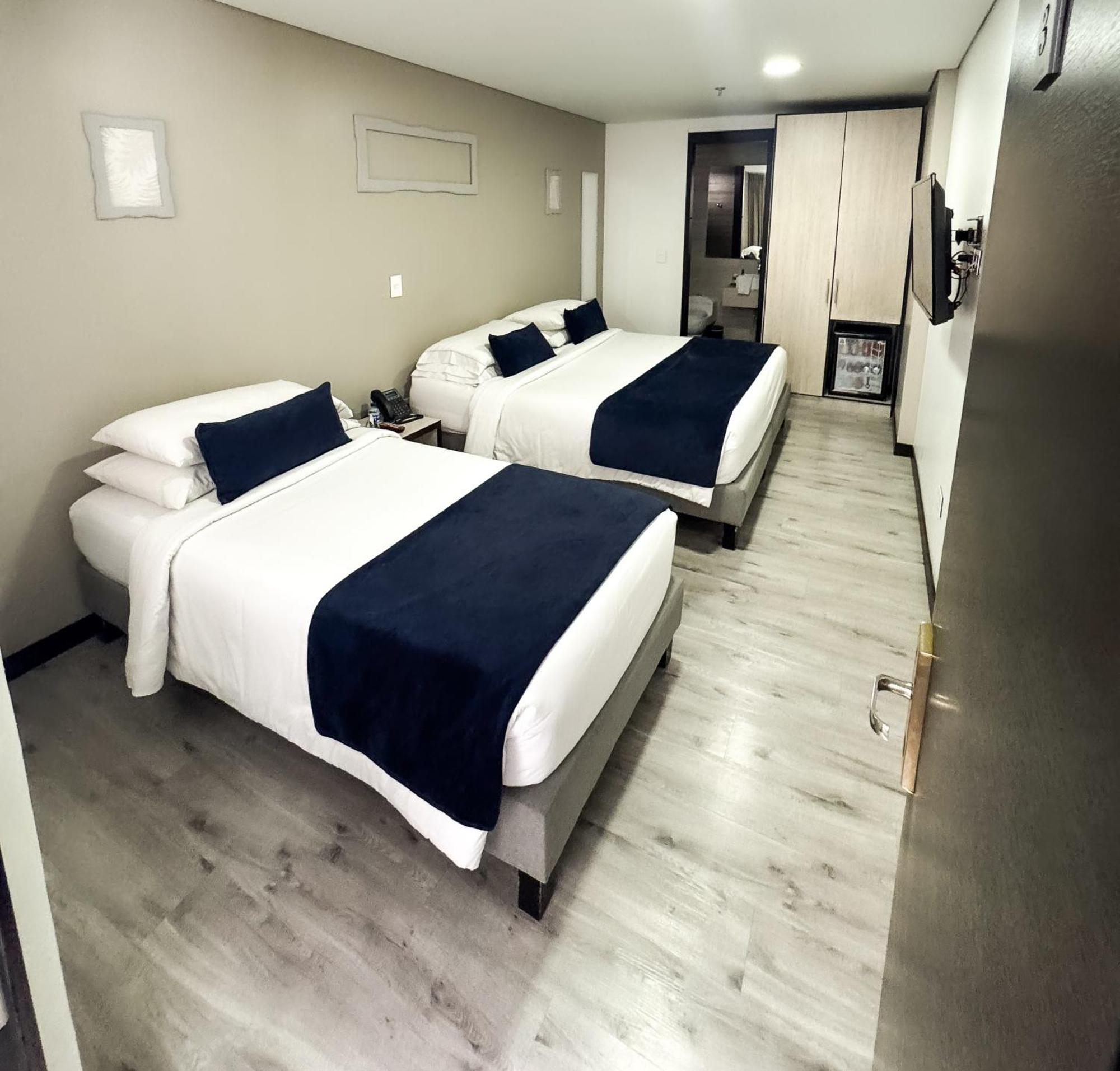 Hotel Wlh Silver Corferias Bogota Ngoại thất bức ảnh