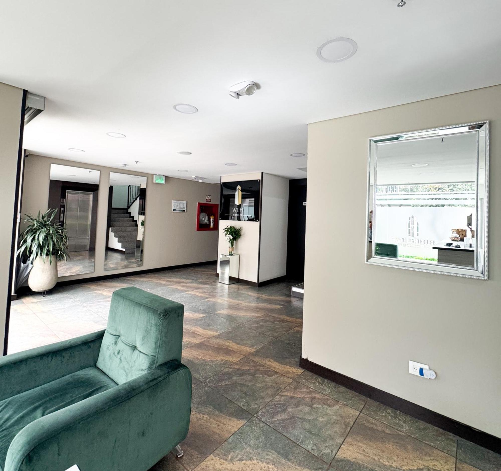 Hotel Wlh Silver Corferias Bogota Ngoại thất bức ảnh