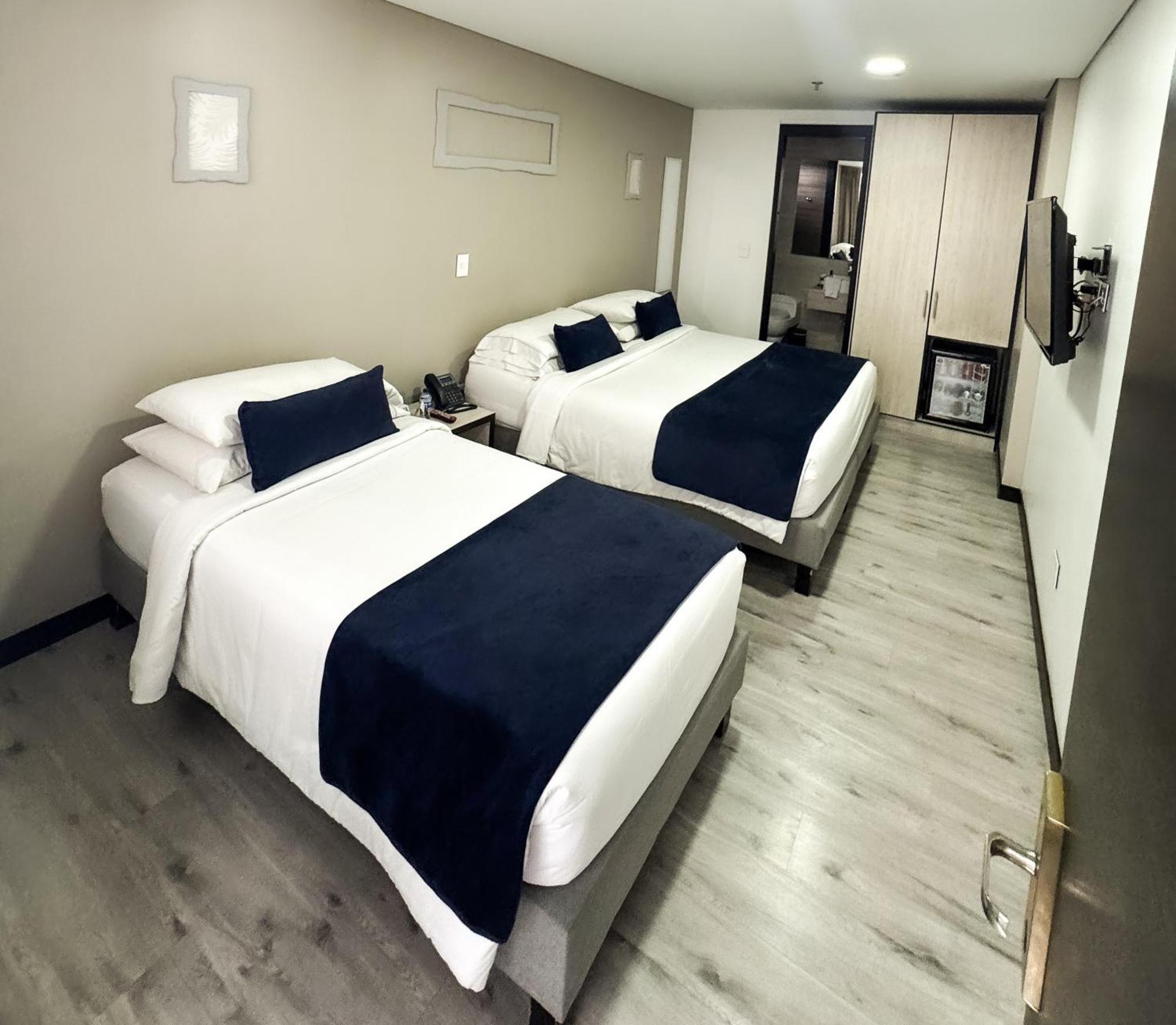 Hotel Wlh Silver Corferias Bogota Ngoại thất bức ảnh