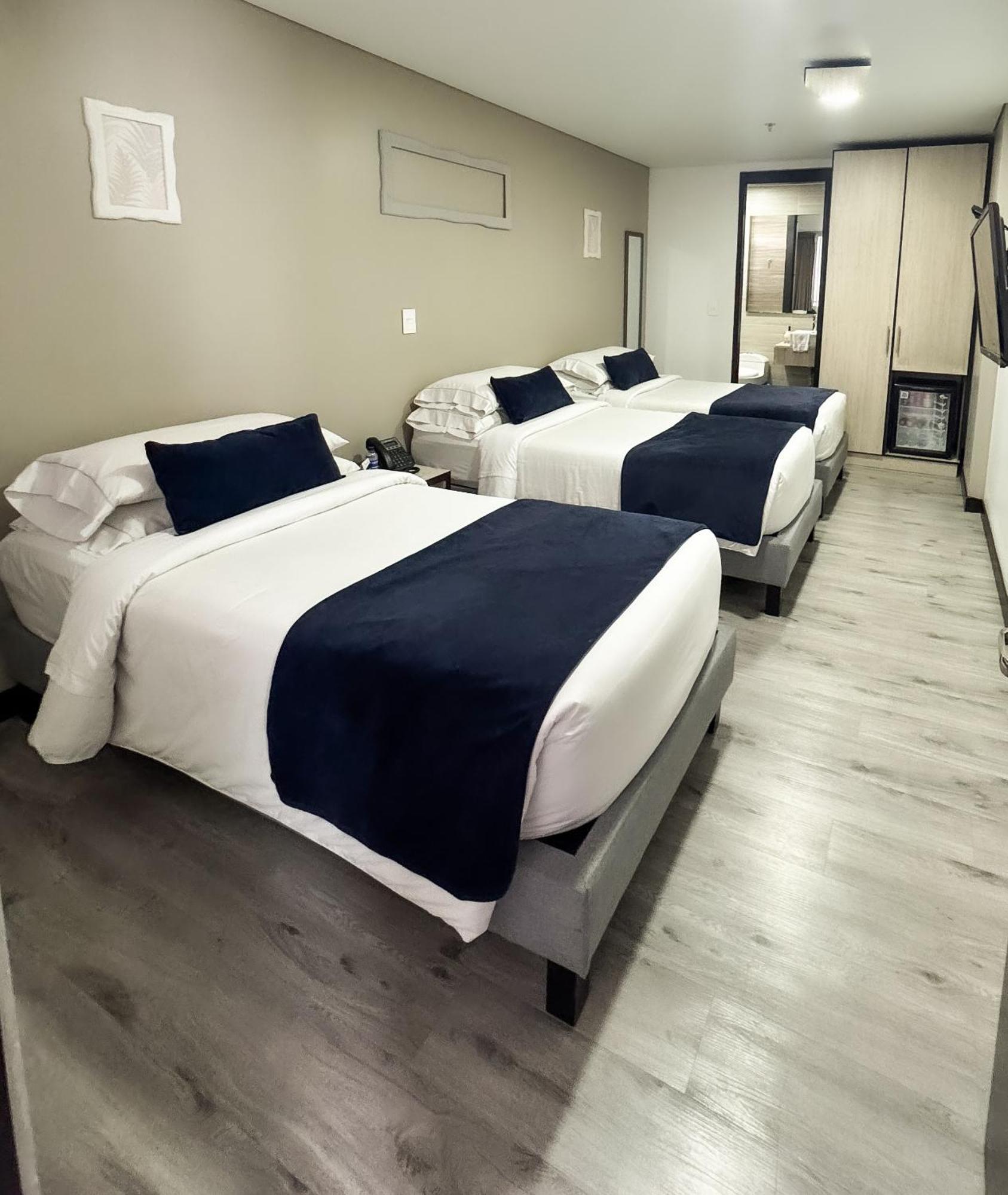 Hotel Wlh Silver Corferias Bogota Ngoại thất bức ảnh