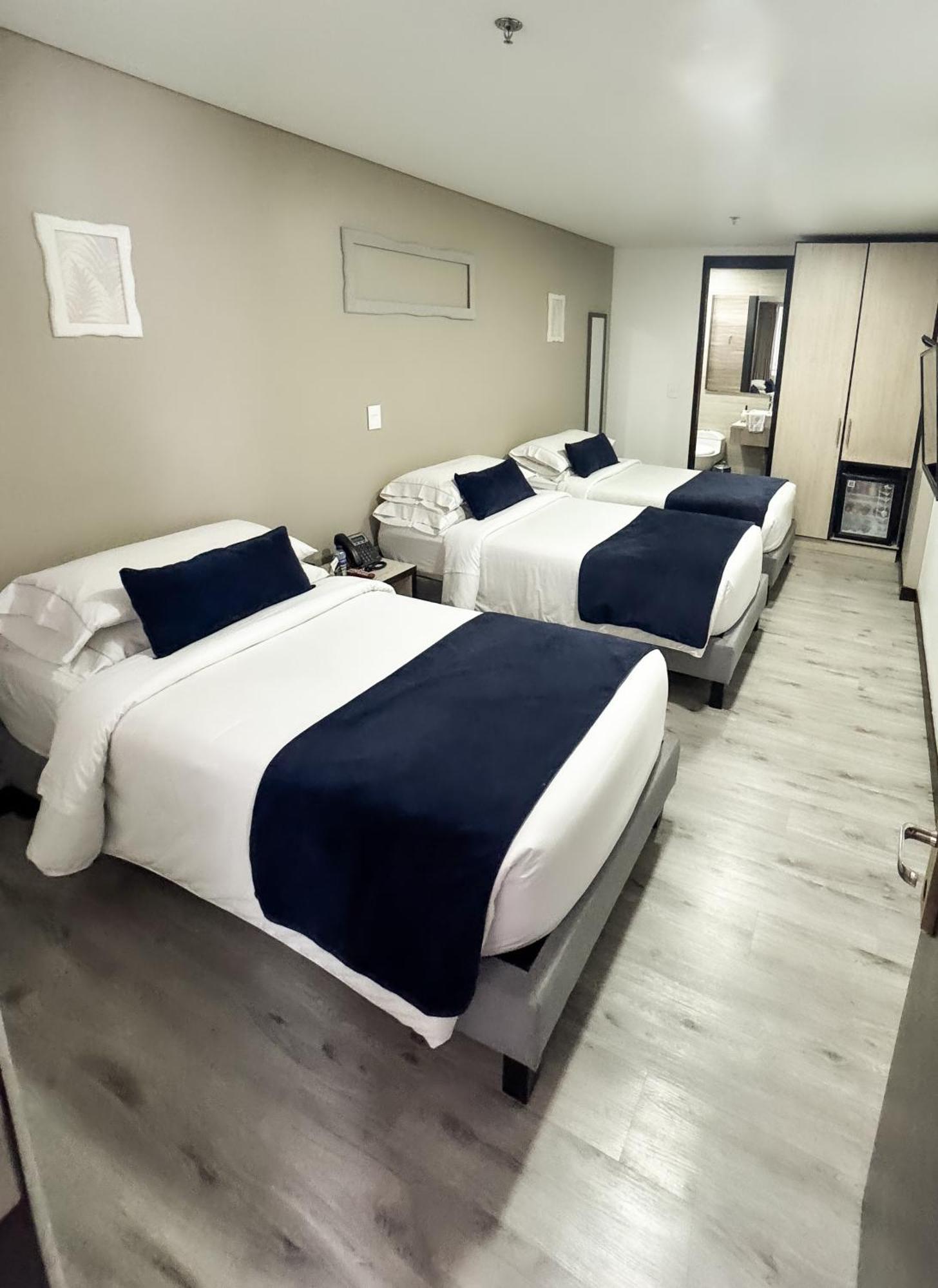 Hotel Wlh Silver Corferias Bogota Ngoại thất bức ảnh