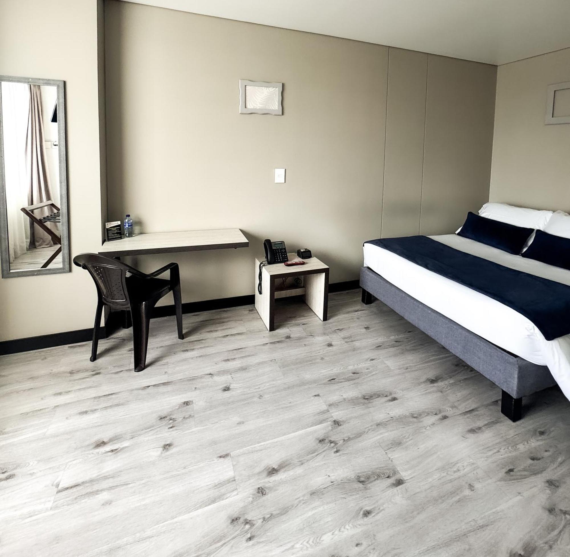 Hotel Wlh Silver Corferias Bogota Ngoại thất bức ảnh