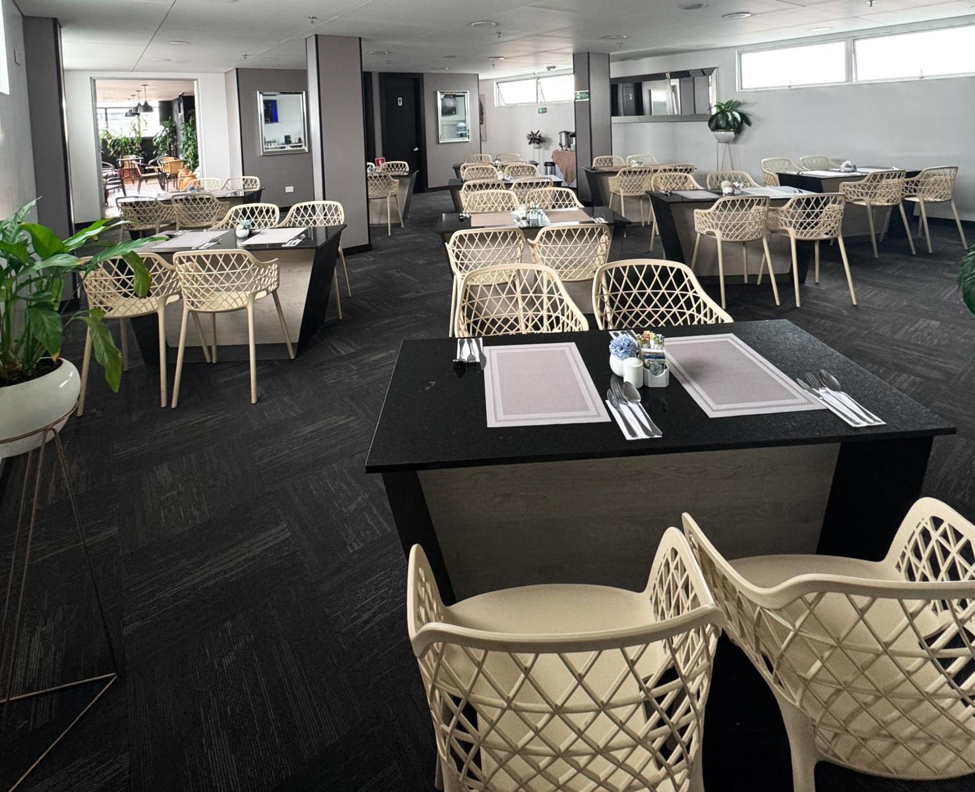 Hotel Wlh Silver Corferias Bogota Ngoại thất bức ảnh